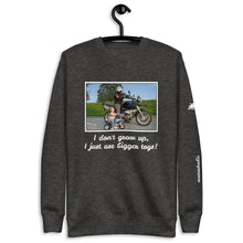 Charger l&#39;image dans la galerie, &quot;Use bigger motorbike toys&quot; Pullover - motorholic